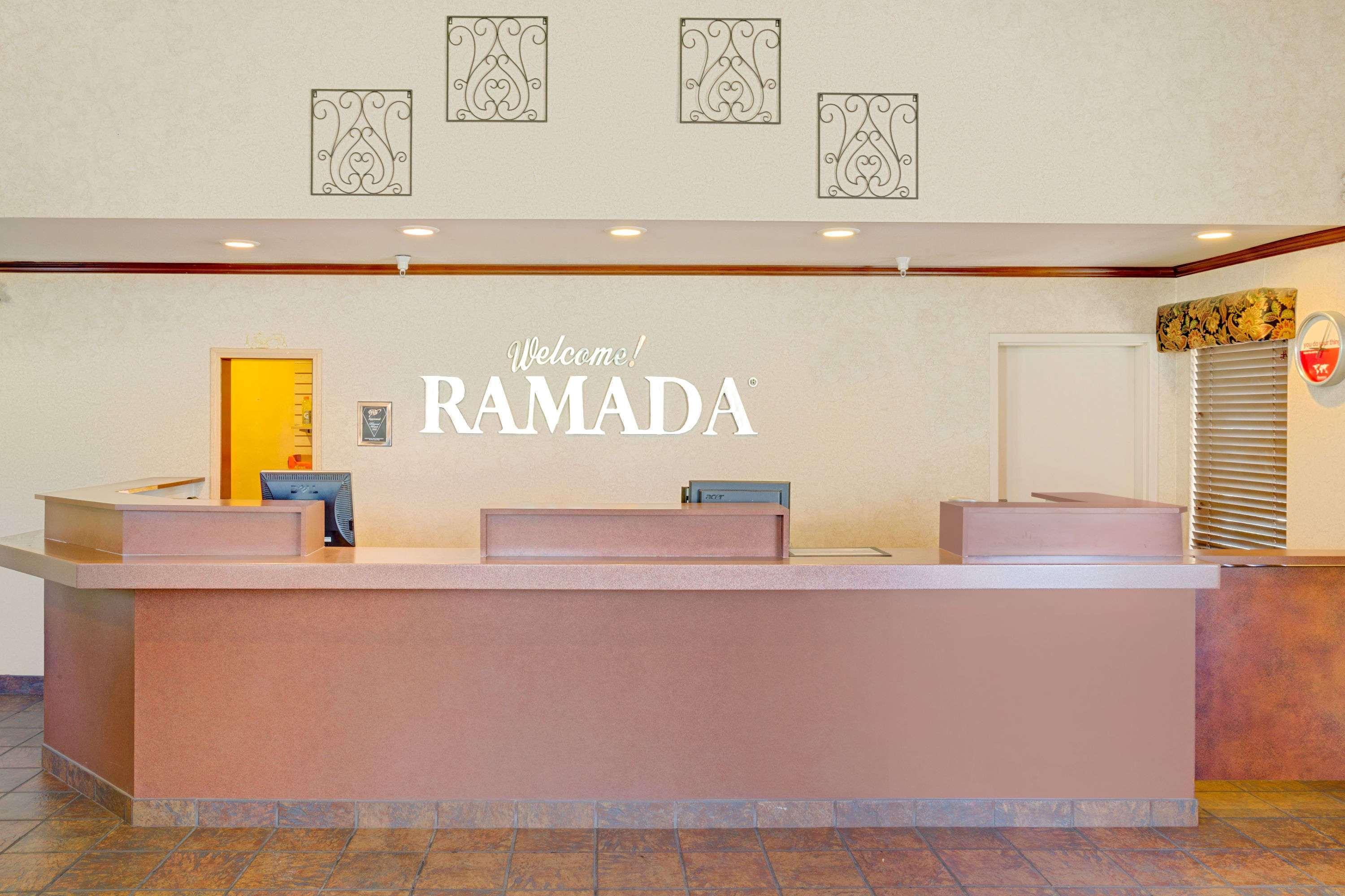Ramada By Wyndham Draper Hotel Exterior foto